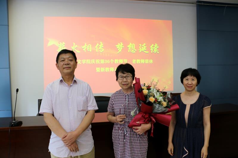 http:/__local/A/2E/B1/F504D796E01AA67E4BB12186FD4_FA250B77_D700.jpg